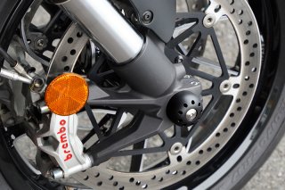 DBT Design アクスルスライダー with チタニウム フロント for Ducati Diavel V4