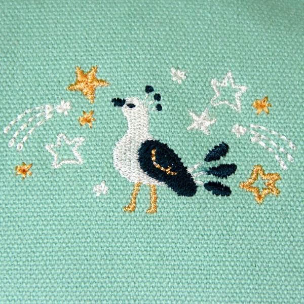 キラキラ⭐️　ひょっこり猫＆インド刺繍リボンポーチ キラキラ⭐️ ひょっこり猫＆インド刺繍リボンポーチ インド刺繍