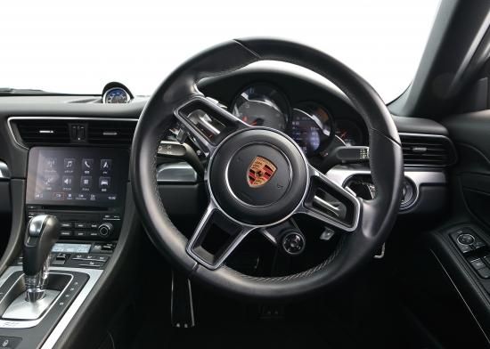 PLUG PST+ for Porsche | ポルシェのパワーステアリングプラス PLUG PST+ for Porsche | ポルシェのパワーステアリングプラス
