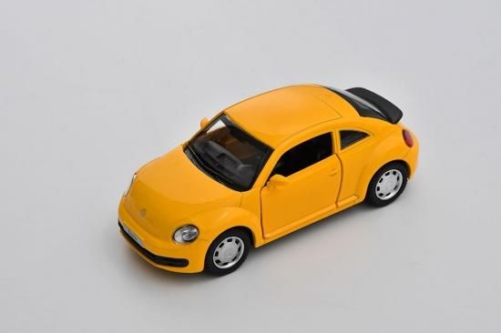 Gate Volkswagen New Beetle Coupe 98' Red Car Die Cast 1:18
