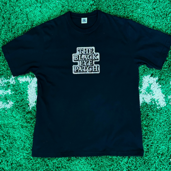 USED》THE BLACK EYE PATCH ラインストーンTシャツ - oneonlinestore USED》THE BLACK EYE PATCH ラインストーンTシャツ - oneonlinestore