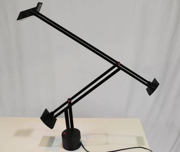 ★アルテミデ ティチオ 35 ブラック テーブルライト A005013 ポイント10倍】Artemide（アルテミデ） / Tizio 35（ティチオ 35