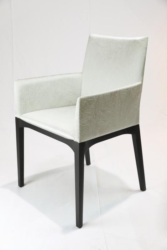 モデルルーム展示品 Cassina IXC(カッシーナイクスシー)LINE モデルルーム展示品 Cassina IXC(カッシーナイクスシー)LINE