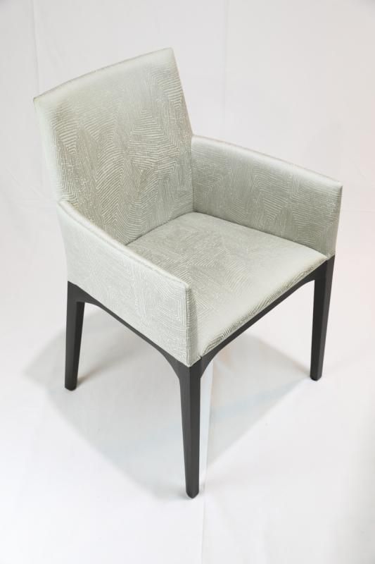 モデルルーム展示品 Cassina IXC(カッシーナイクスシー)LINE モデルルーム展示品 Cassina IXC(カッシーナイクスシー)LINE