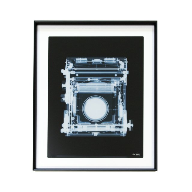ニック・ヴィーシー 「Marion & Co. Soho Rflex camera,1900s」 2018 アートプリント フレームセット