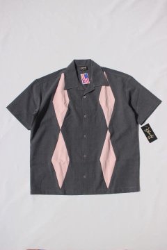 <img class='new_mark_img1' src='https://img.shop-pro.jp/img/new/icons14.gif' style='border:none;display:inline;margin:0px;padding:0px;width:auto;' />STEADY CLOTHING/DIAMOND DUO BOWLING SHIRT IN CHARCOAL/PINK