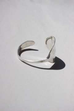<img class='new_mark_img1' src='https://img.shop-pro.jp/img/new/icons14.gif' style='border:none;display:inline;margin:0px;padding:0px;width:auto;' />MarchelloArt/SPOON BANGLE