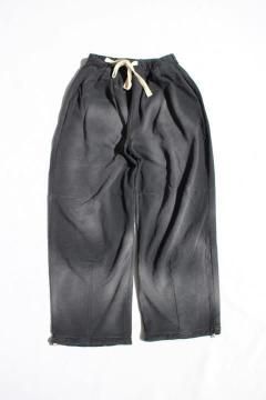 <img class='new_mark_img1' src='https://img.shop-pro.jp/img/new/icons14.gif' style='border:none;display:inline;margin:0px;padding:0px;width:auto;' />mooji mooji/SWEAT 04 PANTS AGED BLK