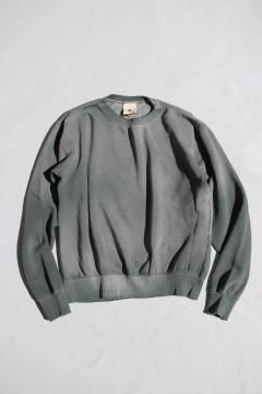 <img class='new_mark_img1' src='https://img.shop-pro.jp/img/new/icons14.gif' style='border:none;display:inline;margin:0px;padding:0px;width:auto;' />mooji mooji/CLASSIC CREWNECK AGED EMERALD GREEN