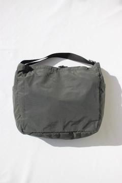 <img class='new_mark_img1' src='https://img.shop-pro.jp/img/new/icons14.gif' style='border:none;display:inline;margin:0px;padding:0px;width:auto;' />MT.RAINIER DESIGN¡ßHIGH!STANDARD/WINDSHED ¥á¥Ã¥»¥ó¥¸¥ã¡¼ ¥Ð¥Ã¥° CHARCOAL