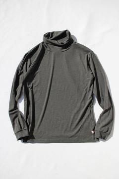 <img class='new_mark_img1' src='https://img.shop-pro.jp/img/new/icons14.gif' style='border:none;display:inline;margin:0px;padding:0px;width:auto;' />melple/Premiere Suede Turtleneck CHARCOAL