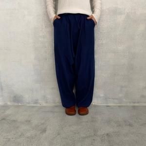 <img class='new_mark_img1' src='https://img.shop-pro.jp/img/new/icons16.gif' style='border:none;display:inline;margin:0px;padding:0px;width:auto;' />Khadi and Co pants dk.indigo