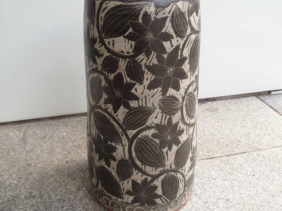 【陶器】縄文土器のような模様の傘立て 陶器】縄文土器のような模様の傘立て 工芸品