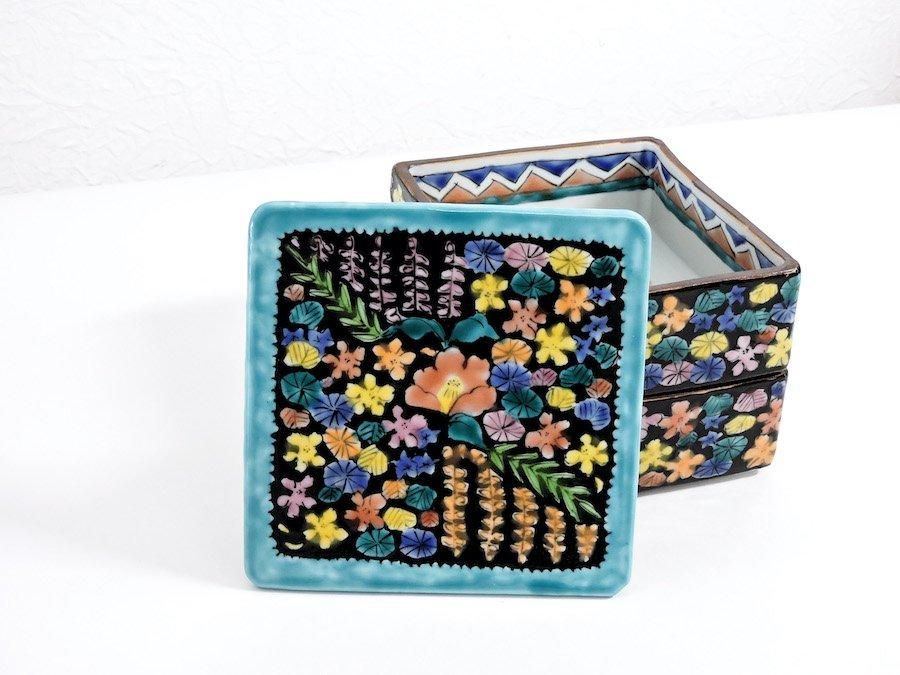 永井麻美子 百花手風輪花 小皿 永井麻美子／陶芸作品 - Online Shop｜紅椿それいゆ