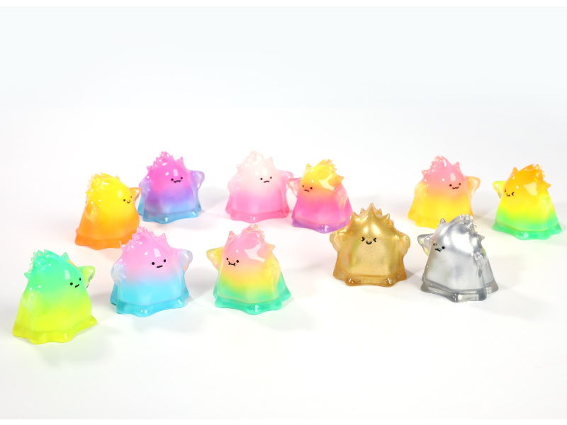 MART公式 ポップマート ブラインドボックス  虹色透明シリーズ ピース POP  大人気の YUKI ユキ