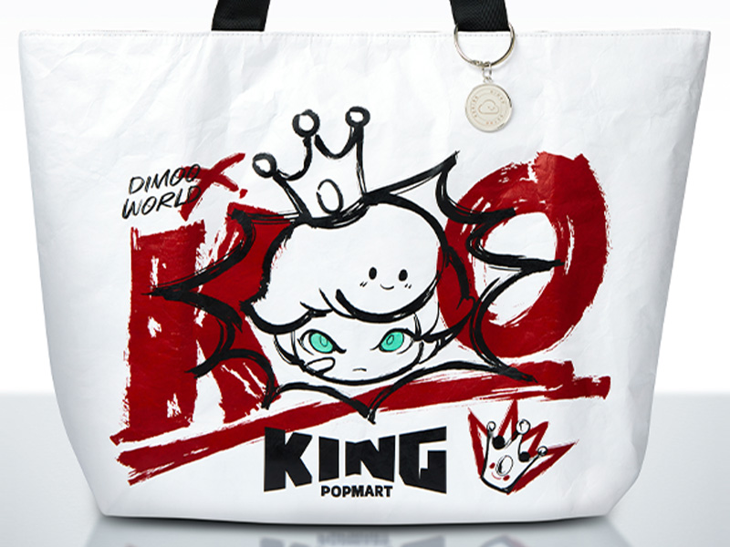 DIMOO レトロ ショルダーバッグ Rocky King - POP MART JAPAN DIMOO レトロ ショルダーバッグ Rocky King - POP MART JAPAN