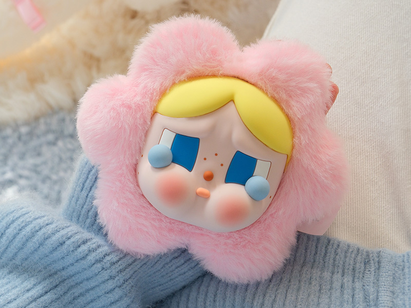 CRYBABY Sad Club ぬいぐるみイヤホンケース - POP MART JAPAN CRYBABY Sad Club ぬいぐるみイヤホンケース - POP MART JAPAN