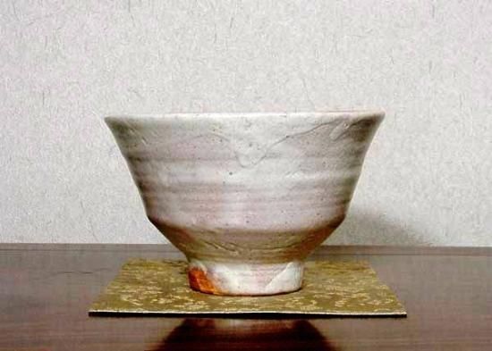 京焼・清水焼 ピーター・ハーモン（巖）作 黒豆 灰釉 梅花茶碗 無傷 共箱 保証 | STOR