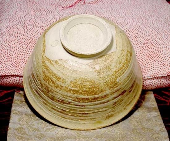 近代陶芸家 道林俊正作 黄瀬戸 三嶋 茶碗 無傷 保証 共箱。 - 新 近代陶芸家 道林俊正作 黄瀬戸 三嶋 茶碗 無傷 保証 共箱。 - 新