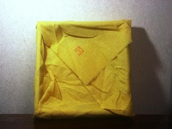 三輪栄造　萩角皿　共箱タニサ横21.9×縦22.1×高さ5cm東金6-0310③ 三輪栄造 萩角皿 共箱タニサ横21.9×縦22.1×高さ5cm東金6-0310③
