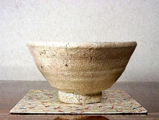 スケールモデル 新作 常滑焼伊藤雄志作塩釉粉引茶碗無傷共箱。 工芸品