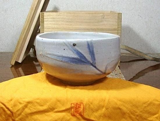 京焼・清水焼　加藤　巌作　染付　平茶碗　木葉文　無傷保証　共箱 京焼・清水焼 加藤 巌作 染付 平茶碗 木葉文 無傷保証 共箱
