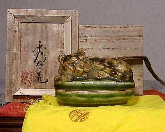 彫塑　富山　松村秀太郎 作　猿　香合　無傷　共箱　保証。 彫塑 富山 松村秀太郎 作 猿 香合 無傷 共箱 保証。 | STORES