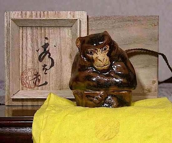 一番の 彫塑 富山 共箱。 無傷 香合 猿 作 松村秀太郎 工芸品