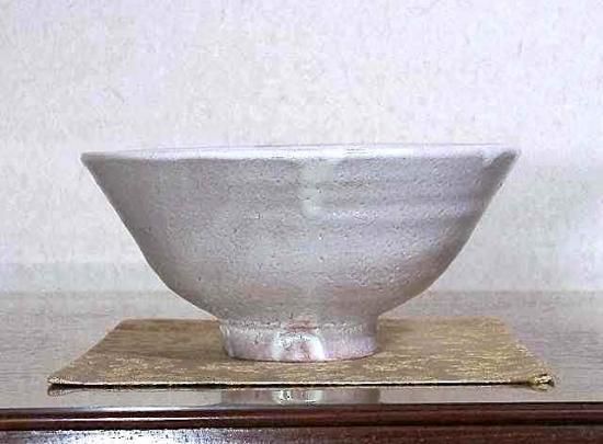 益子焼　吉川心水 作　井戸形　茶碗　無傷　共箱　保証。 益子焼 吉川心水 作 井戸形 茶碗 無傷 共箱 保証。 益子焼 吉川