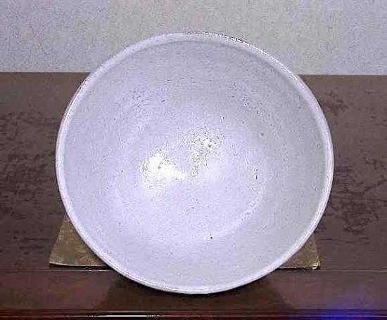 益子焼　吉川心水 作　井戸形　茶碗　無傷　共箱　保証。 益子焼 吉川心水 作 井戸形 茶碗 無傷 共箱 保証。