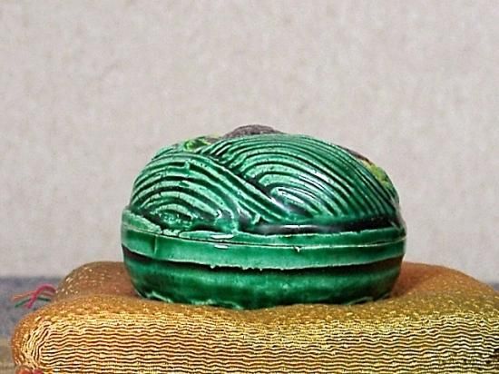 京焼・清水焼　八木一艸 作　三島手　華菊　香合　無傷　共箱 京焼・清水焼 八木一艸 作 三島手 華菊 香合 無傷 共箱 保証