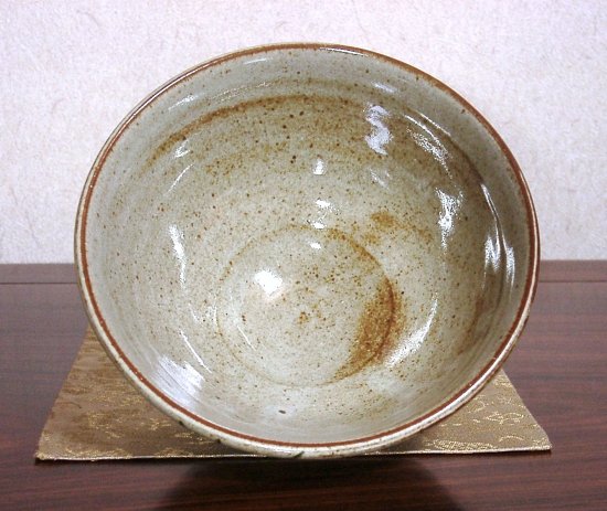 大谷窯　矢野款一 作　鉄釉　茶碗　共箱　無傷。
