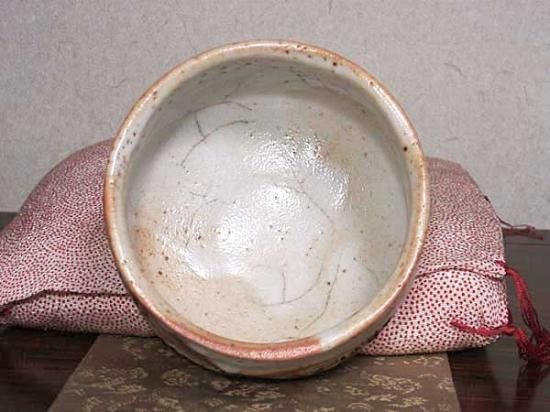 志野焼 林孝太郎 作 片輪車 志野 茶碗 無傷 箱合。 志野焼 林孝太郎 作 片輪車 志野 茶碗 無傷 箱合。