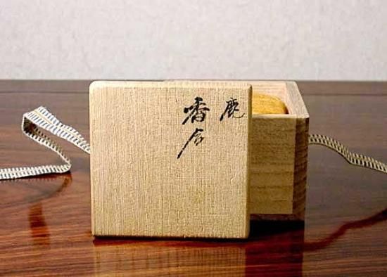山梨 硃令の窯 三浦硃鈴 作 鹿 香合 無傷 共箱 保証 山梨 硃令の窯 三浦硃鈴 作 鹿 香合 無傷 共箱 保証