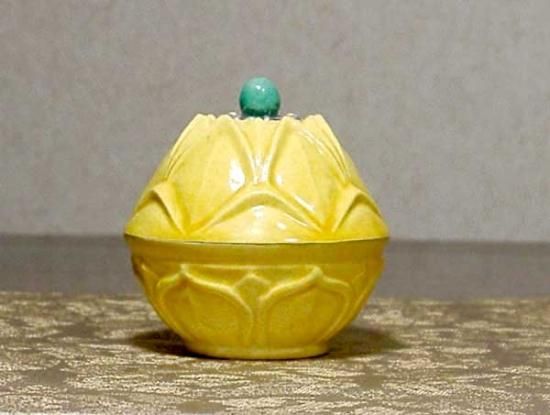 三井大磯 古余呂技窯 川瀬順一(二代竹春)作 交趾 歓冬花 香合 無傷 共箱 保証