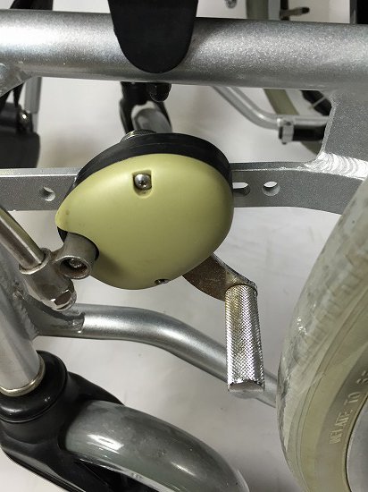カワムラサイクルBM22-40SB-Mアルミ製自走用車椅子シート調節可能折りたたみコンパクトリサイクル中古中床タイプ介護福祉敬老