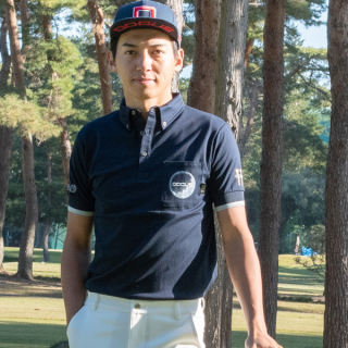 <img class='new_mark_img1' src='https://img.shop-pro.jp/img/new/icons34.gif' style='border:none;display:inline;margin:0px;padding:0px;width:auto;' />【40％OFF】 Stylish Golf Polo DCM23S005 ポロシャツ プリント おしゃれ ゴルフウェア　dcap23ss ss23 クリアランス