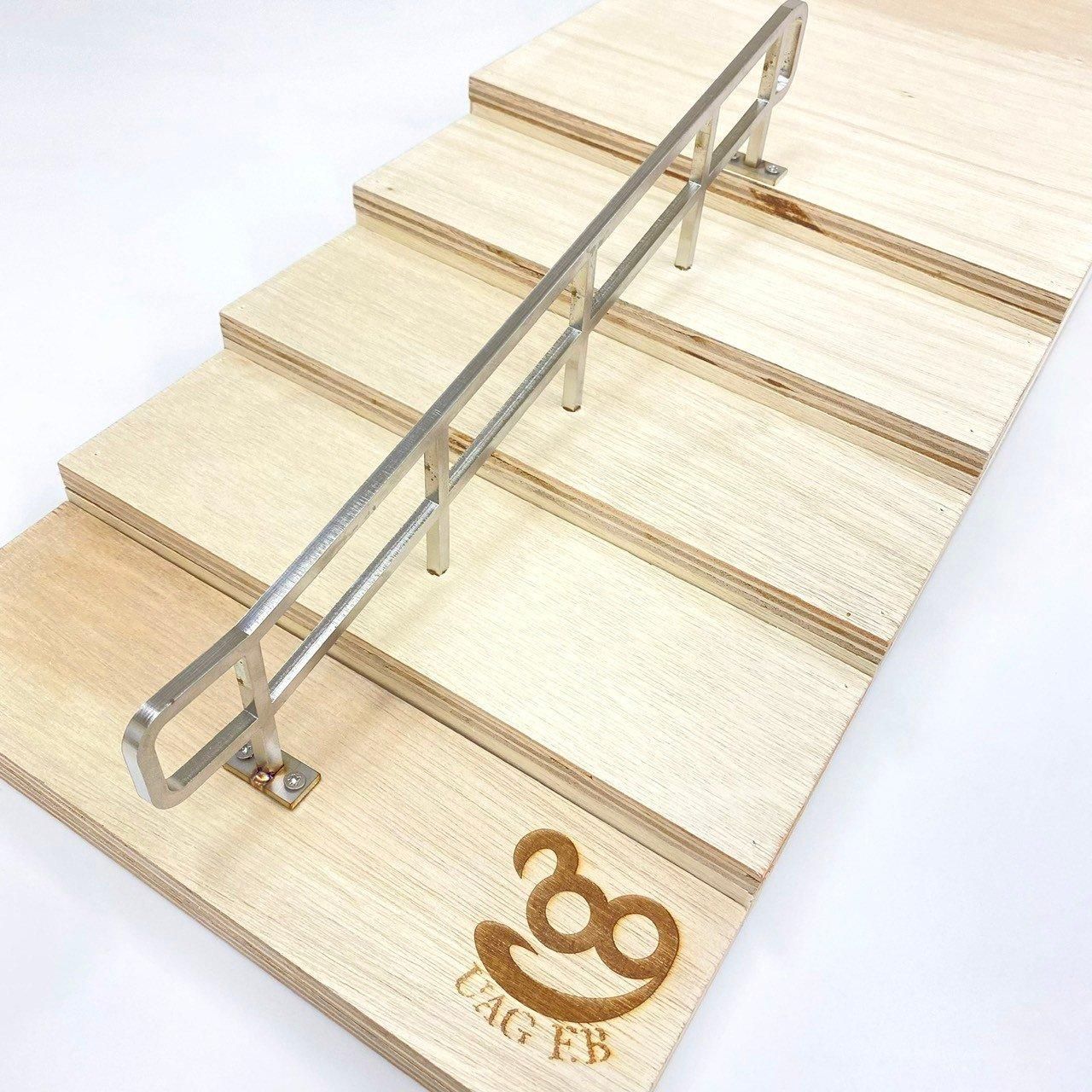 UAG SECTION】STAIR + HANDRAIL - UAG F.B ｜指スケで世界中の指