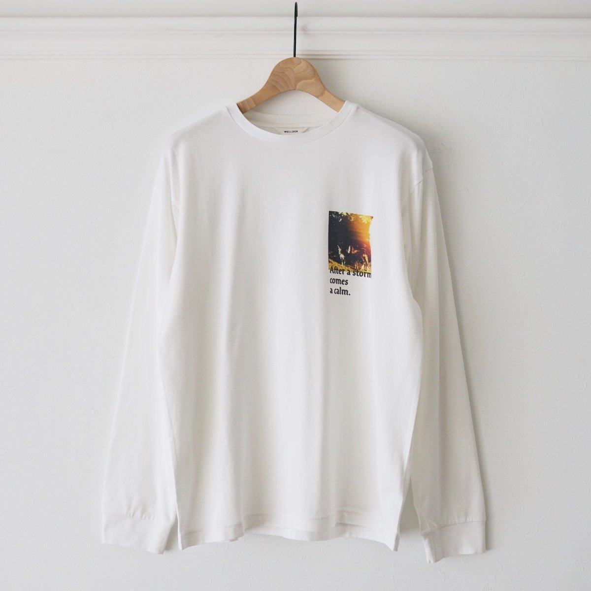 <img class='new_mark_img1' src='https://img.shop-pro.jp/img/new/icons20.gif' style='border:none;display:inline;margin:0px;padding:0px;width:auto;' />30%OFFۡWELLDER  CREW NECK LONG SLEEVE T-SHIRT  CALM - WHITE