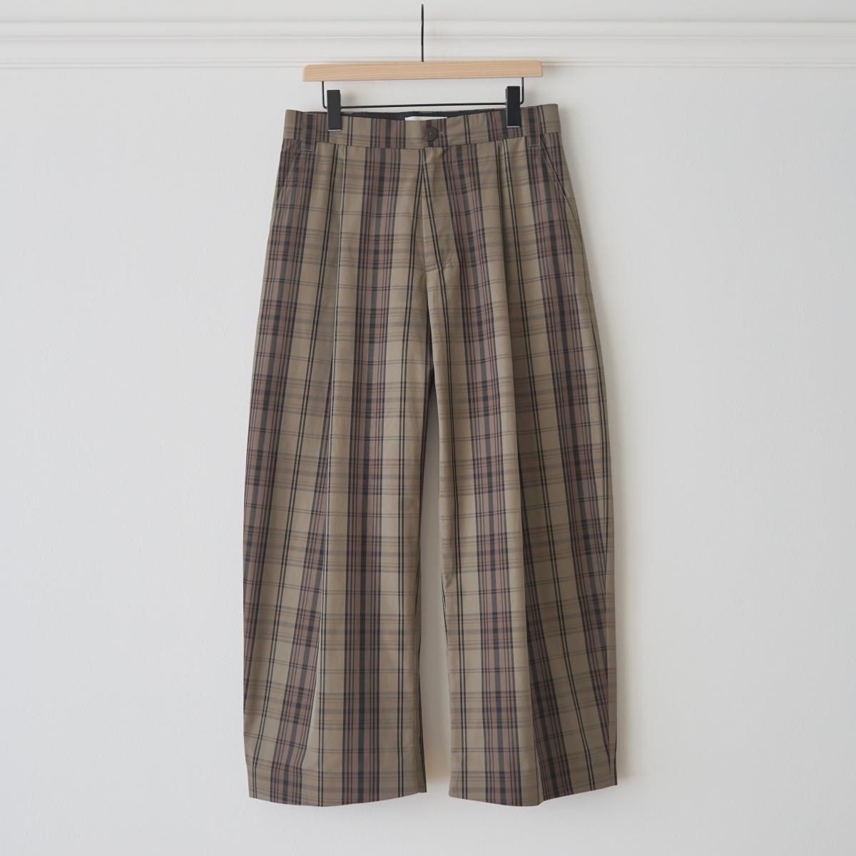 47300円STUDIO NICHOLSON PLEAT VOLUME PANT