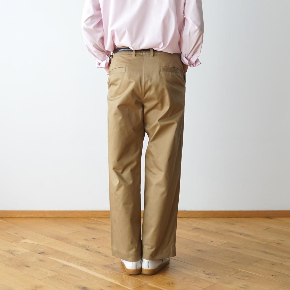 UNIVERSAL PRODUCTS / ユニバーサルプロダクツ】 NO TUCK CHINO UNIVERSAL PRODUCTS / ユニバーサルプロダクツ】 NO TUCK CHINO