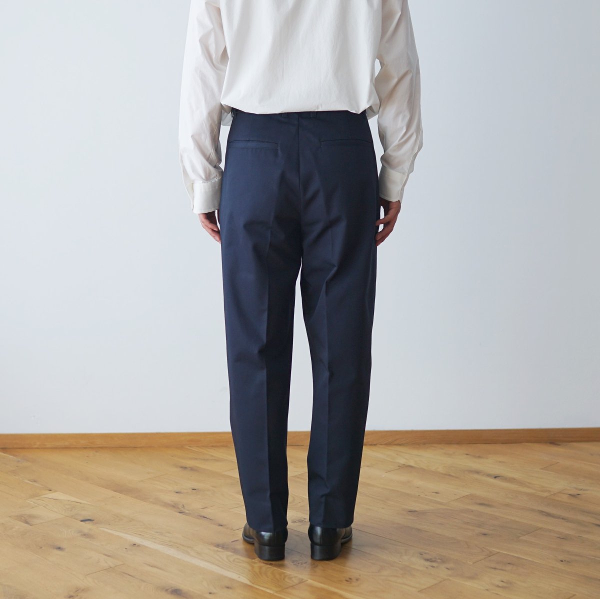 UNIVERSAL PRODUCTS ユニバーサルプロダクツ】COTTON 1TUCK TROUSERS