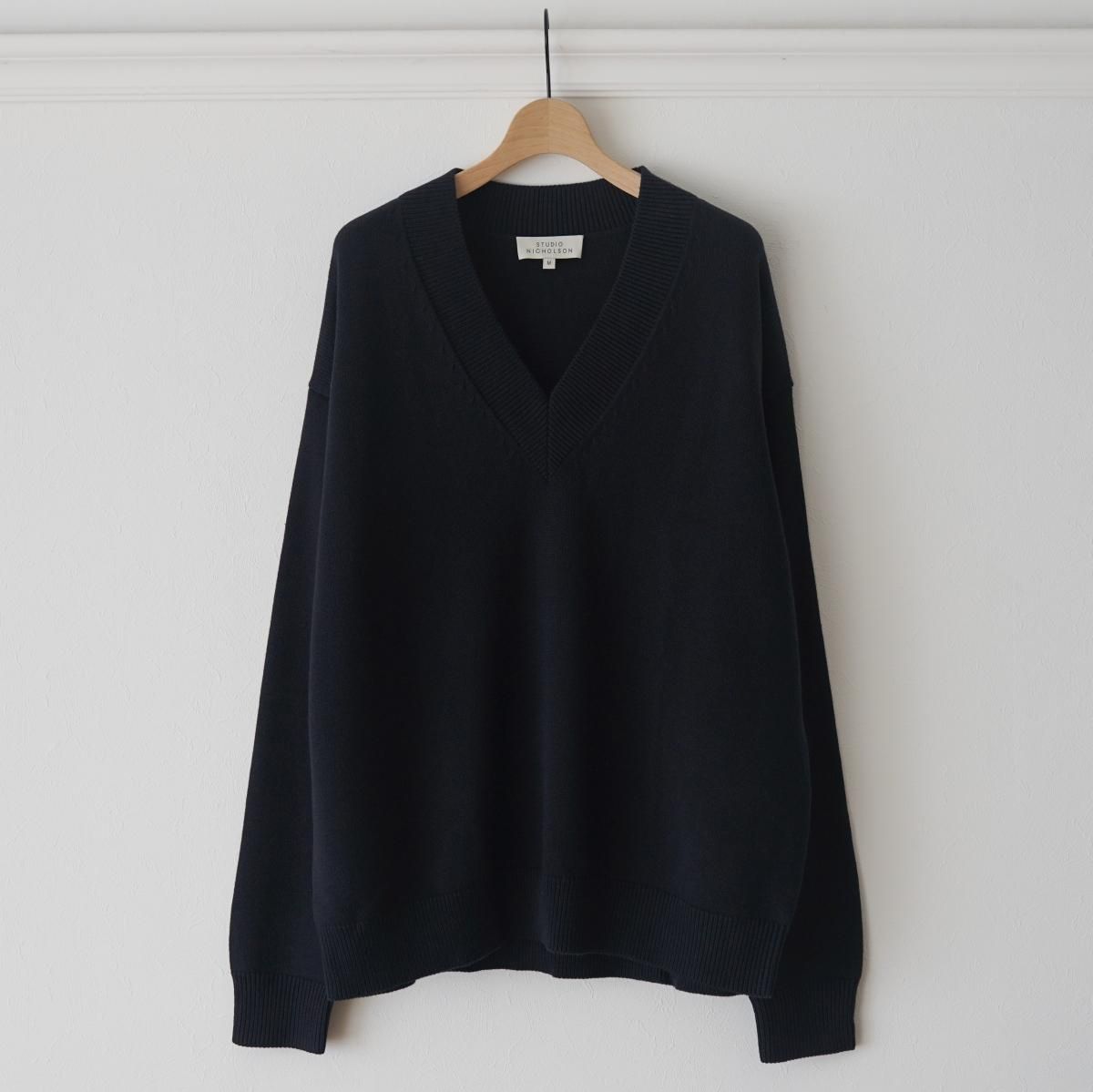 STUDIO NICHOLSON ˥륽 MERINO COTTON V NECK JUMPER (SOLA) - DARK NAVY