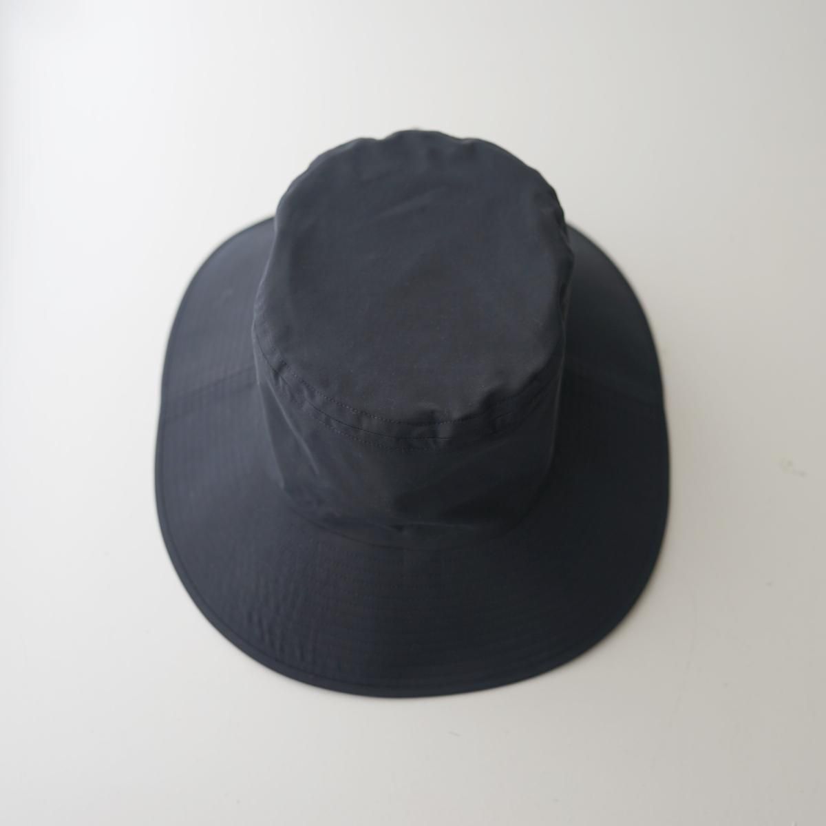 STUDIO NICHOLSON ˥륽 TECHNICAL COTTON RAIN HAT (RISSO) - DARK NAVY