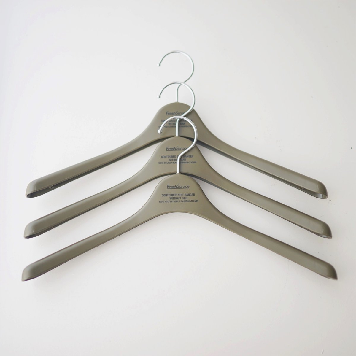 FreshService եå奵ӥ ORIGINAL 3-PACK TOPS HANGER - KHAKI