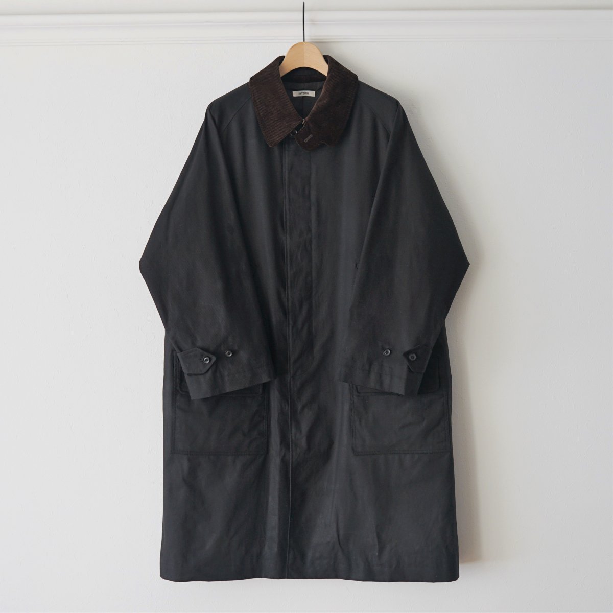 【※予約商品】【ラスト1点】【INTERIM インテリム】 HYPER BIG UK OILED CLOTH SINGLE RAGLAN 4PK FLAP COAT - BLACK