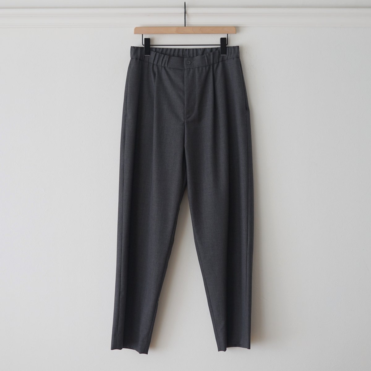 ATON ȥ WOOL TROPICAL TAPERED EASY PANTS - GRAY