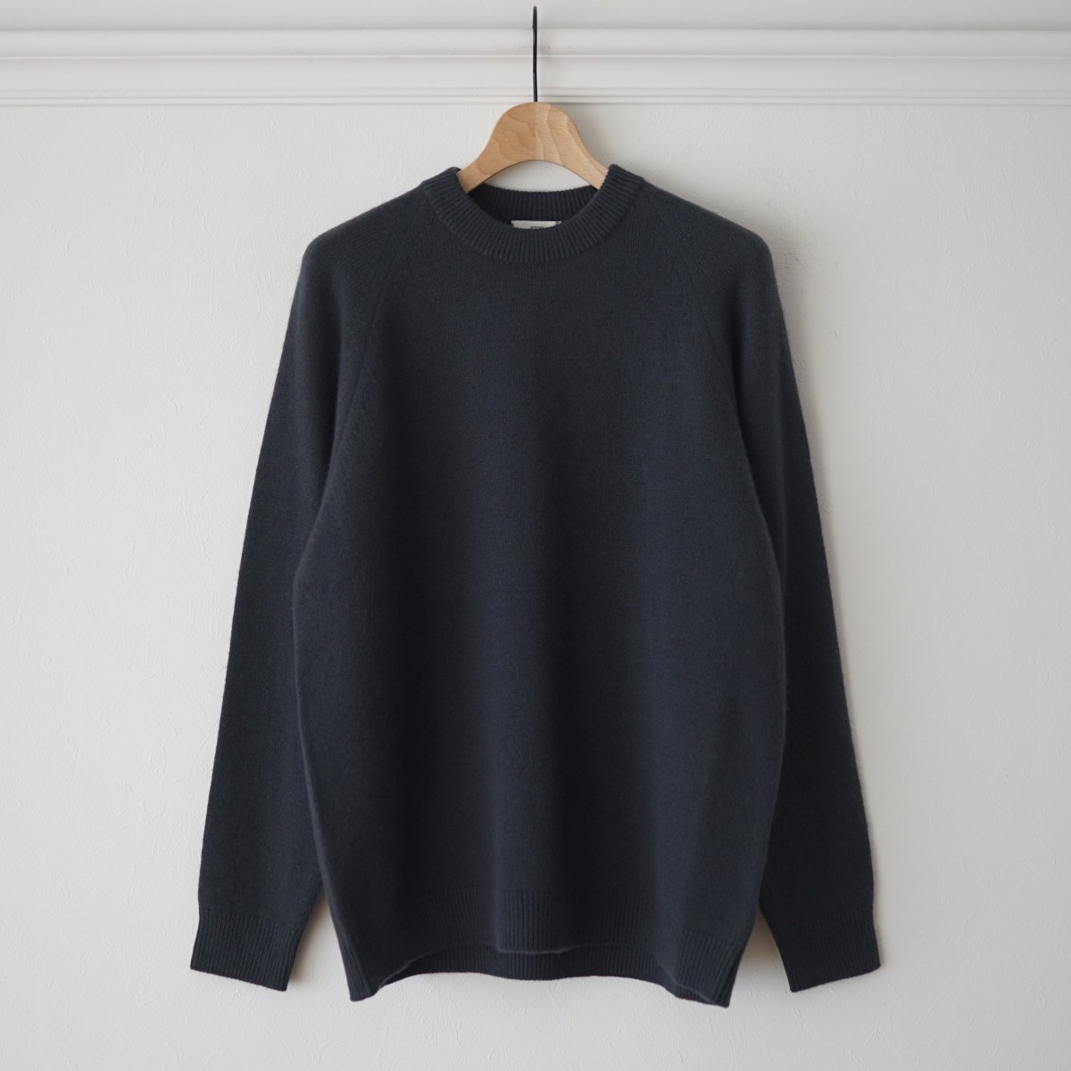 ATON ȥ WOOL COTTON BRUSHED CREWNECK SWEATER - CHARCOAL GRAY