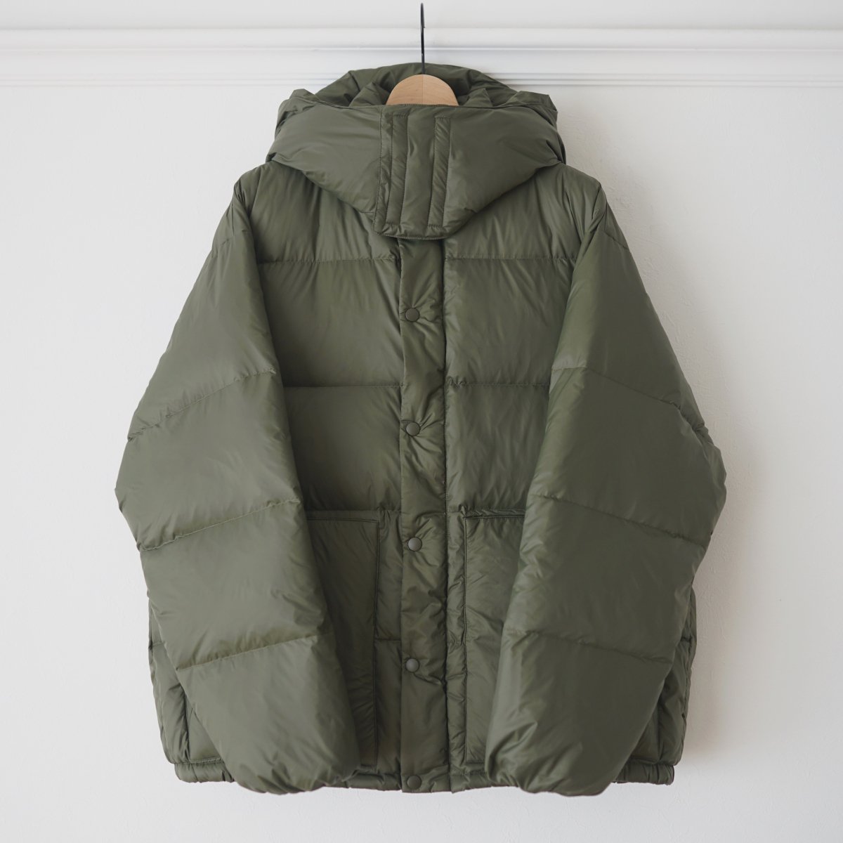 FreshService եå奵ӥ CORPORATE DOWN JACKET - KHAKI