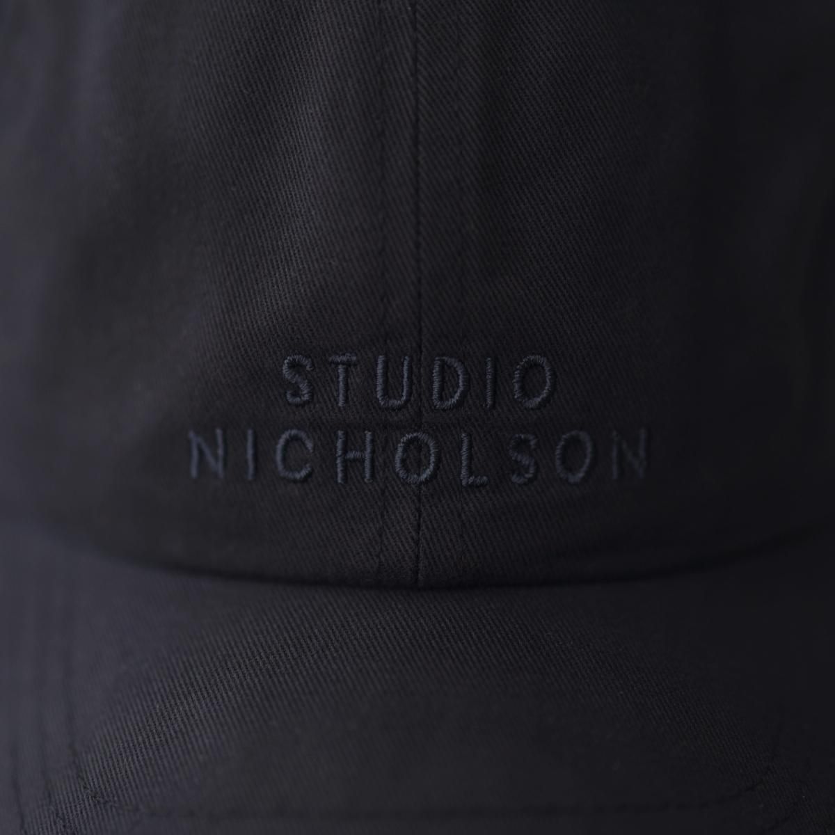 STUDIO NICHOLSON スタジオニコルソン】 COTTON TWILL LOGO CAP